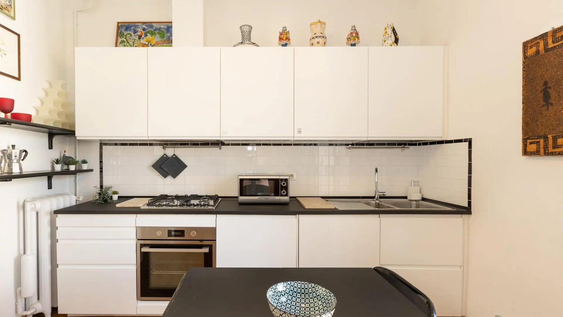 House Of An Artist In The Key Area Of Milan Apartment