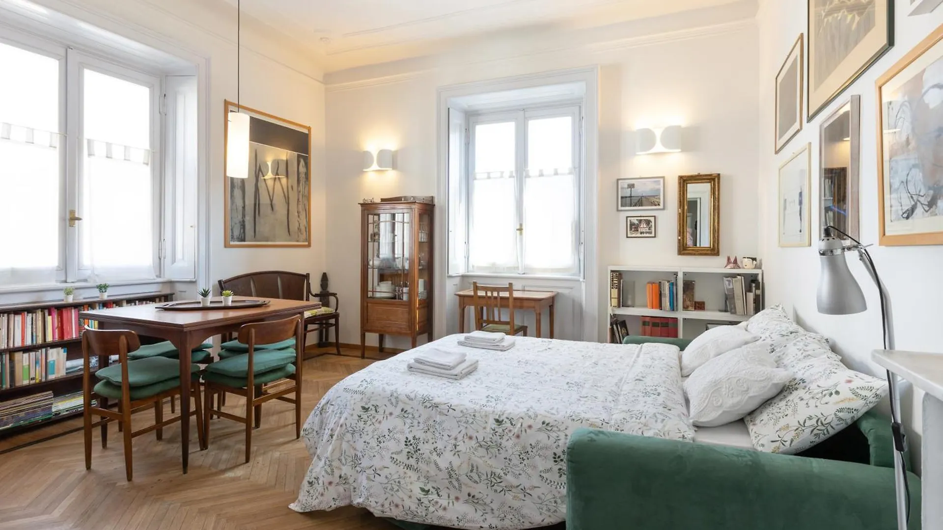 House Of An Artist In The Key Area Of Milan Apartment