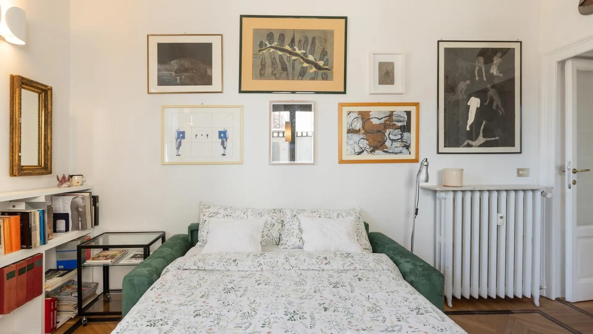 House Of An Artist In The Key Area Of Milan Apartment Italy