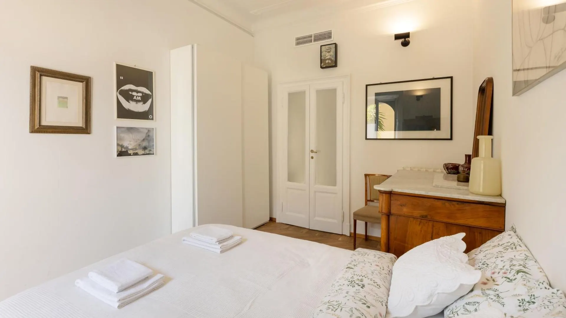 House Of An Artist In The Key Area Of Milan Apartment