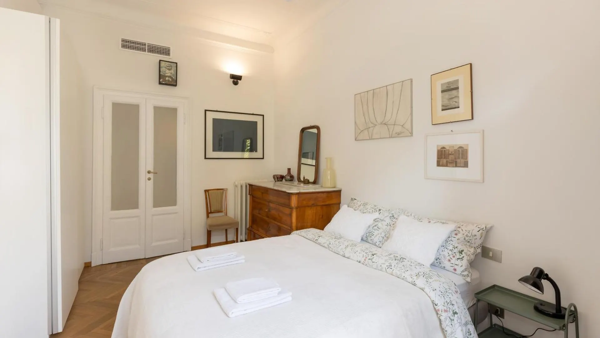 House Of An Artist In The Key Area Of Milan Apartment Italy