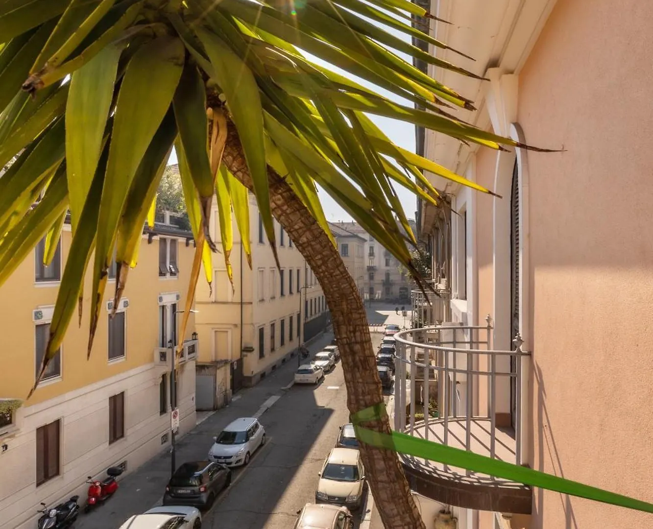 House Of An Artist In The Key Area Of Milan Apartment