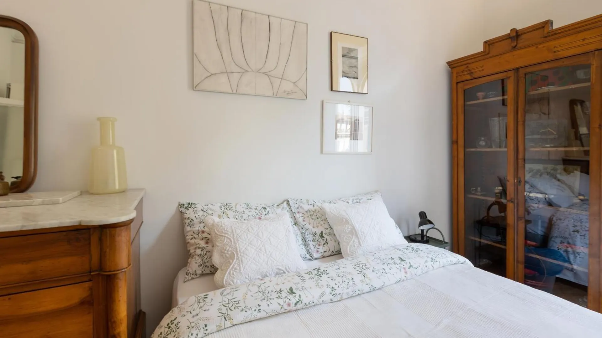 House Of An Artist In The Key Area Of Milan Apartment